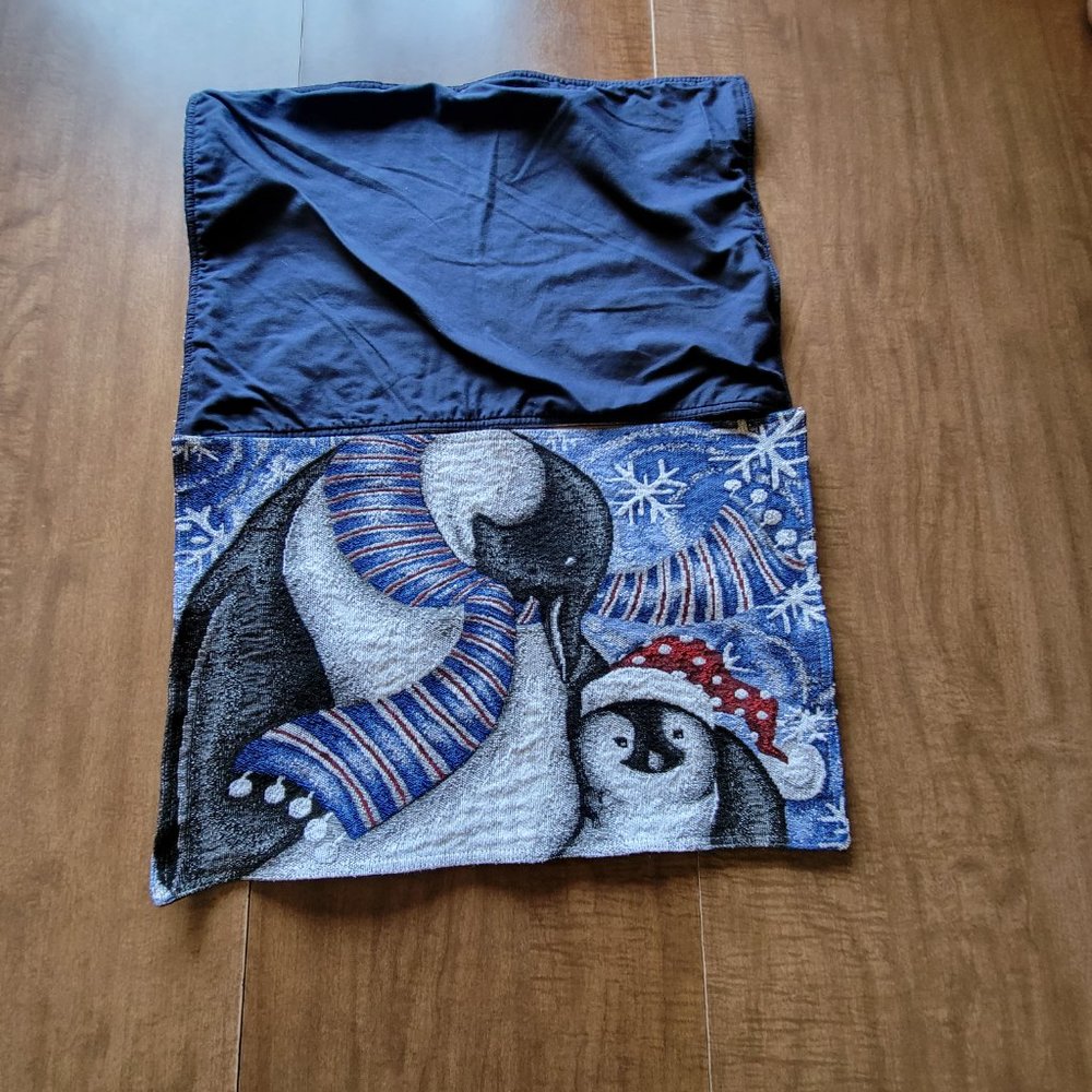 💚Penguin Placemats Winter Holiday Lot of 2 - Picture 4 of 4